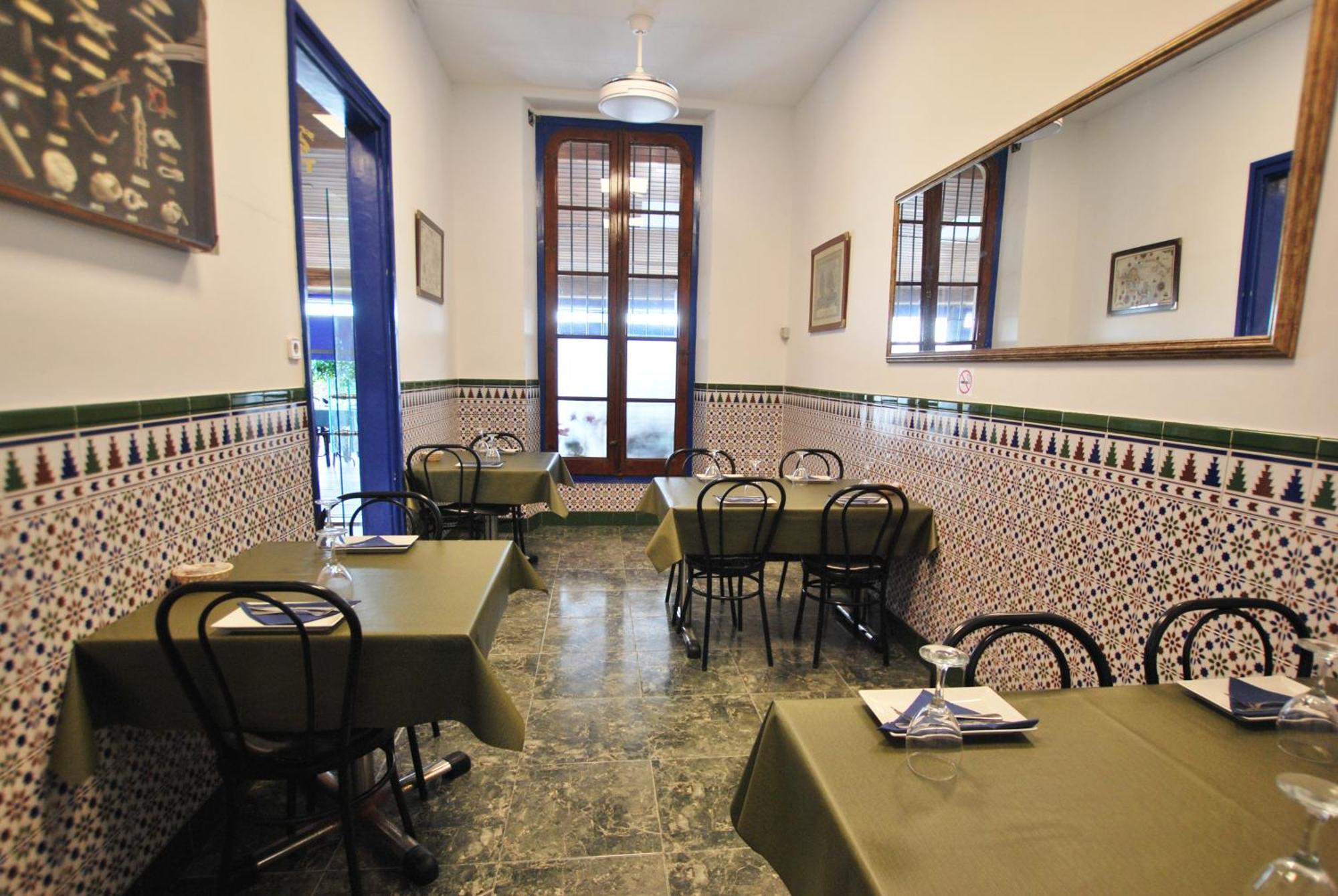Tres Leones Hotel 2*